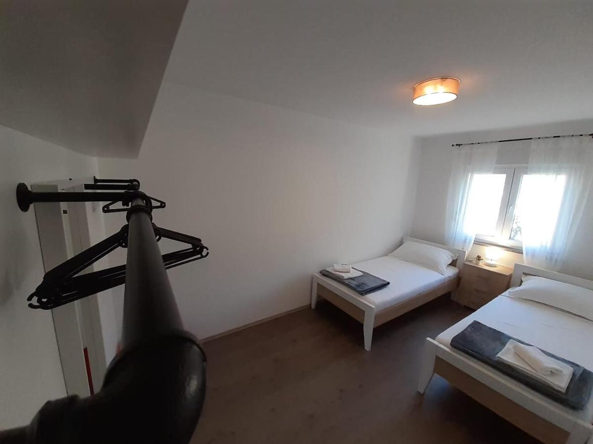 Holiday House Emjalemi Pula Eksteriør billede