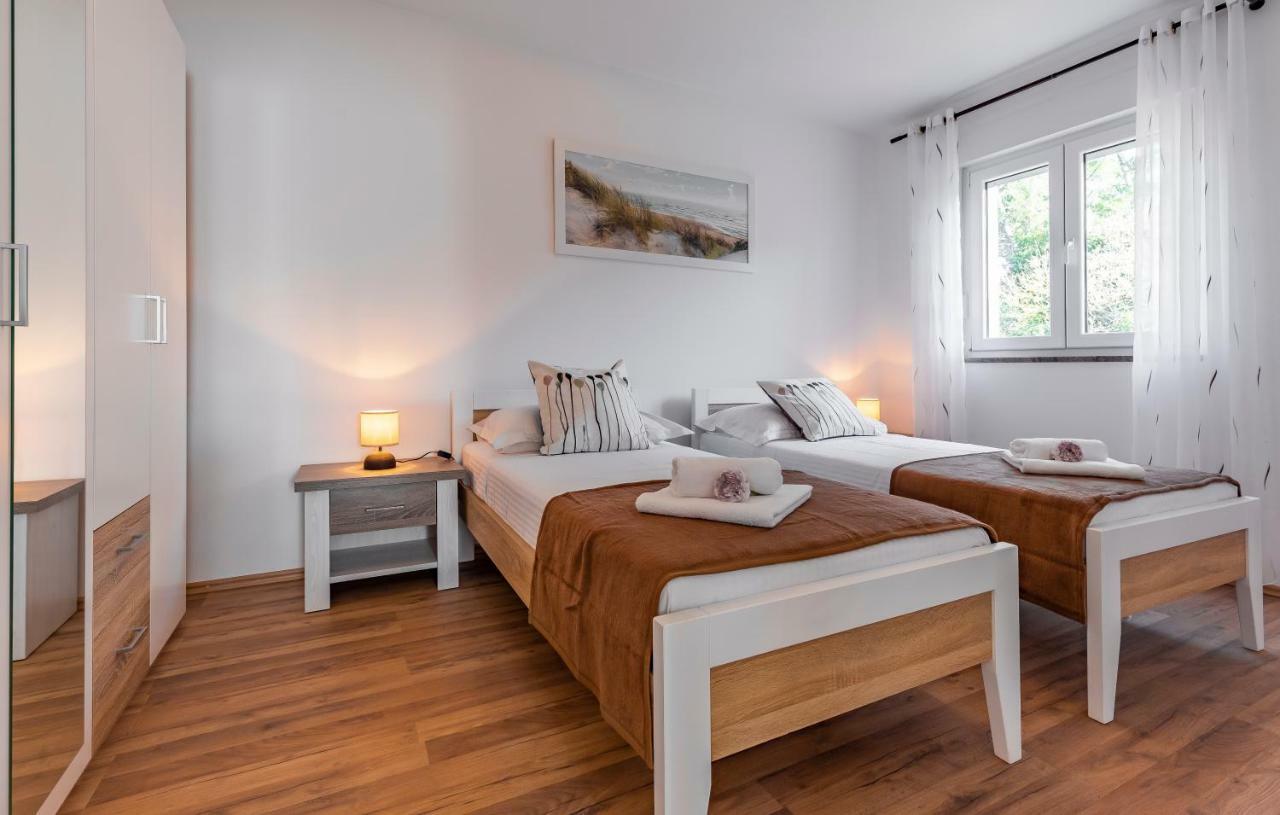 Holiday House Emjalemi Pula Eksteriør billede